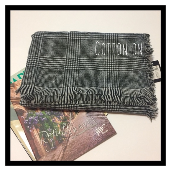 COTTON ON Black & White Large 58x58 Soft Scarf BNWT 💥1 Left💥 - Picture 2 of 8